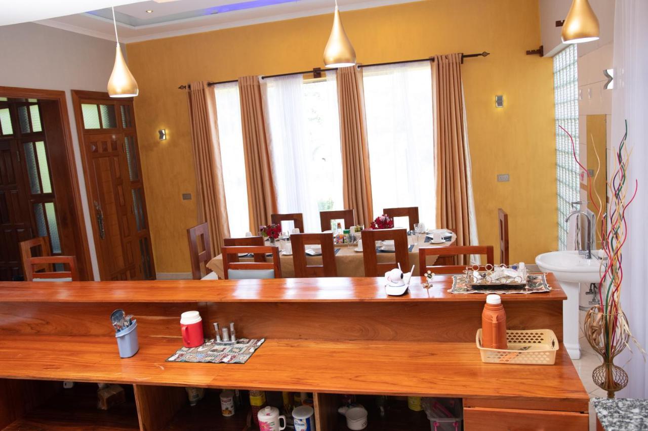 Arusha Royal Bed and Breakfast Esterno foto