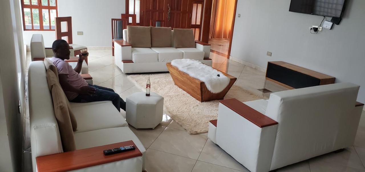 Arusha Royal Bed and Breakfast Esterno foto
