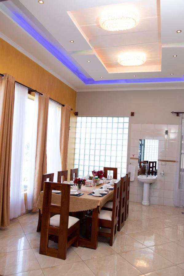 Arusha Royal Bed and Breakfast Esterno foto