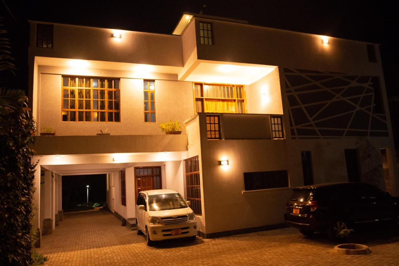 Arusha Royal Bed and Breakfast Esterno foto